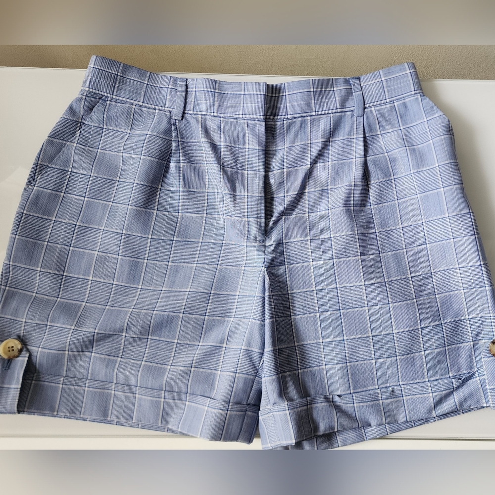 Understated plaid shorts (36) Sacoor Brothers